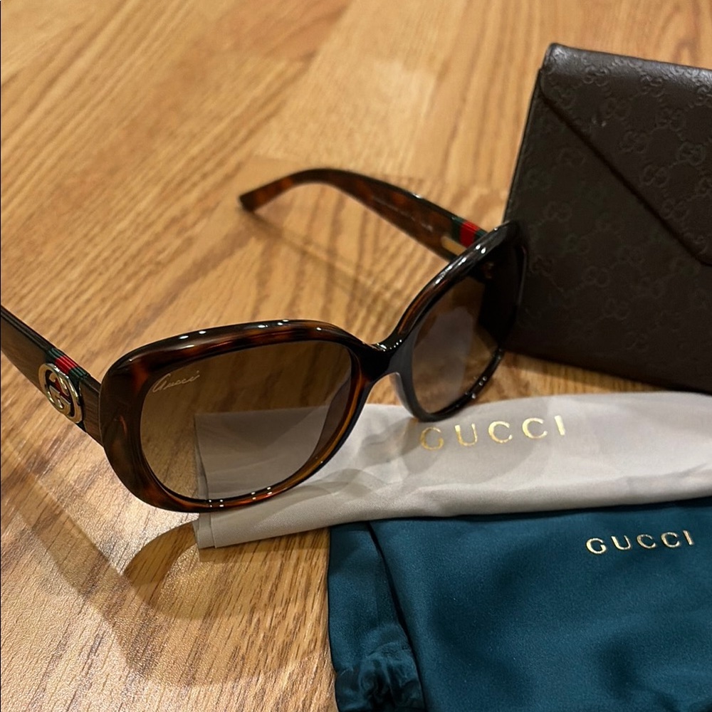 Like New Gucci 3644/S Women's Tortoiseshell Sunglasses - Brown Lenses